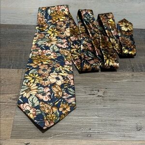Oscar de la Renta Floral Tie Pink Tan Yellow Blue Silk Formal Career Office Wear